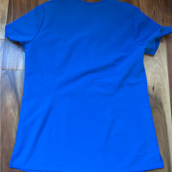 blue figs scrub top XS - Picture 3 of 4